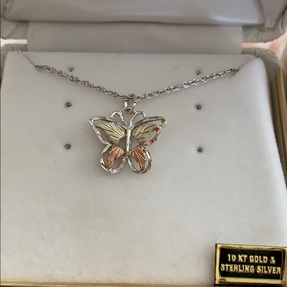 Jewelry - Picture 3 of 6